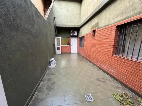 Depto Tipo Casa en Venta en Ramos Mejia, USD 82.000