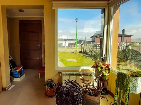 EXCELENTE PROPIEDAD CON HERMOSA VISTA A LOS CERROS Y LAGO