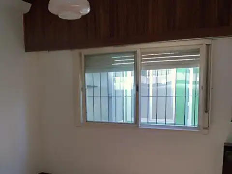 Depto Tipo Casa en Venta 50 años