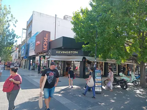 Local en Venta 60 años