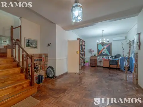 Casa 7 ambientes con 3 baños