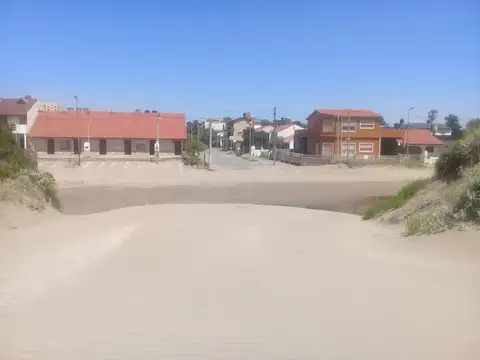 EN VENTA EN SAN CLEMENTE A 1 CUADRA DEL MAR; DUPLEX DE 3 AMBIENTES CON COCHERA - FICHA 9617