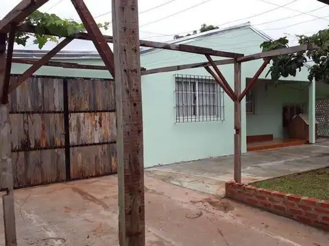 Casa 5 ambientes con 1 baño