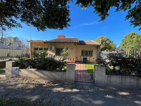 CASA EN VENTA EN PERGAMINO CON PATIO
