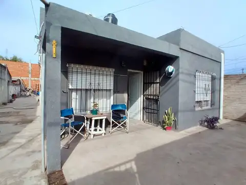 Casa 3 ambientes con 1 baño
