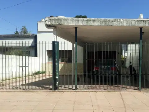 Venta Casa 4 Ambientes Bernal Este