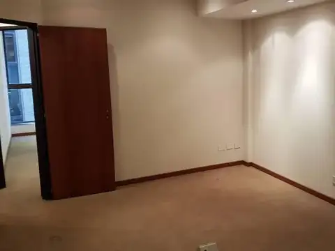 Oficina en Alquiler al Este