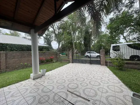 Casa 5 ambientes con 2 baños