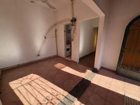 Depto Tipo Casa en Venta 50 años