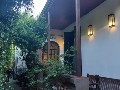 Casa en venta con jardín en Vicente López