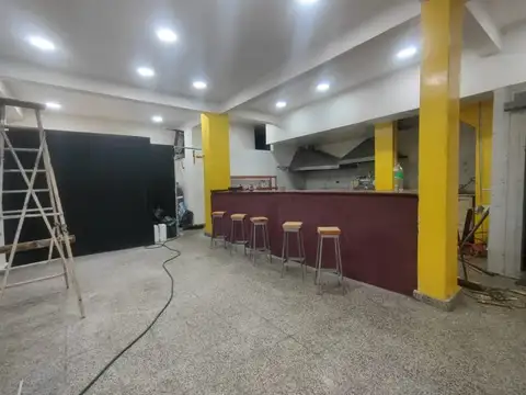 EDIFICIO EN VENTA - LOCAL Y 4 DEPARTAMENTOS