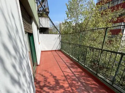 2 AMB FRTE BALCON TERRAZA EXCEL UBIC MTS SUBTE LINEA A