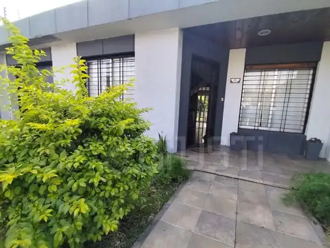 Venta casa 5 ambientes.Permuta