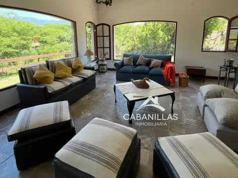 Casa en Venta con 2 cocheras