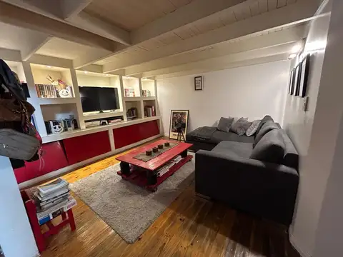 Depto Tipo Casa en Venta 106 años