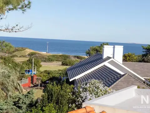 Casa 5 ambientes con 4 baños