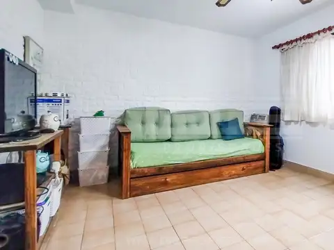 Don Bosco  al 100, entre Moreno y Garibaldi