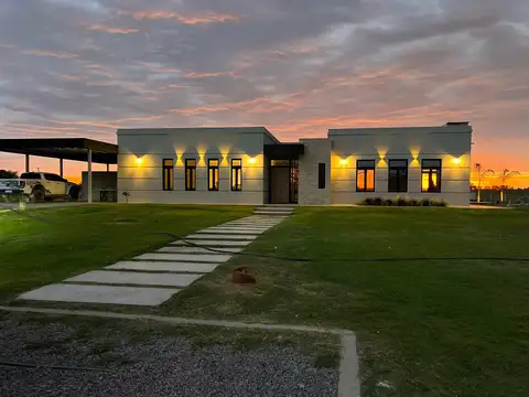 Casa Chalet  en Venta en Haras el Malacate, Exaltación de la Cruz, G.B.A. Zona Norte