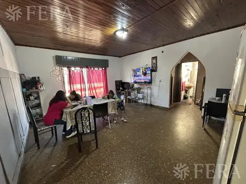 Venta de local con departamento en Monte Chingolo