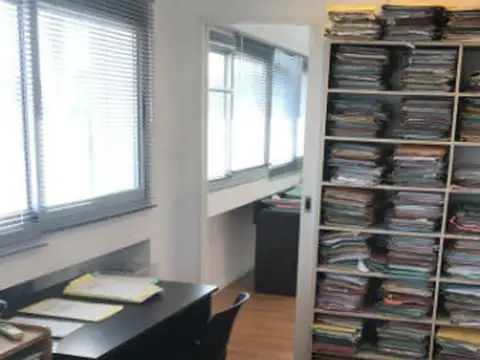 Oficina en Venta en Cerro De Las Rosas, USD 80.000