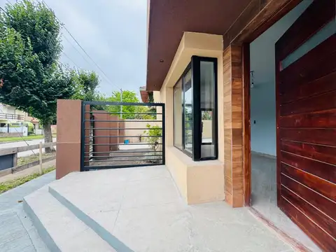 Casa en Venta en Los Pinares, USD 170.000