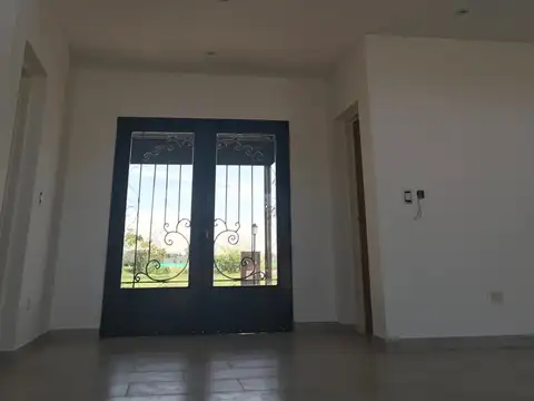 Bernardo de Irigoyen 1000