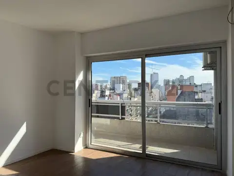 VENTA 3 AMBIENTES CON BALCON Y BAULERA EN CABALLITO