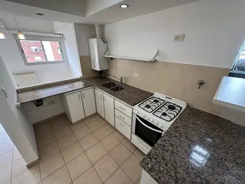 Departamento en Alquiler en Adrogue, $ 750.000