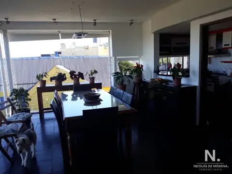 Casa 5 ambientes con 4 baños