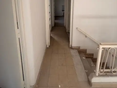 Casa 5 ambientes con 1 baño