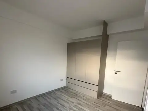 Cnel P Murguiondo 100, Piso 7