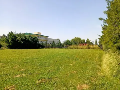 192 y 70 100, Piso 0