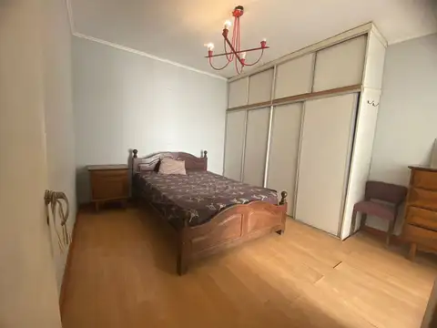 Depto Tipo Casa 8 ambientes con 1 baño