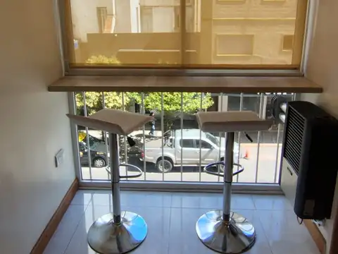 Venta Departamento 2 ambientes Al frente. Zona Centro