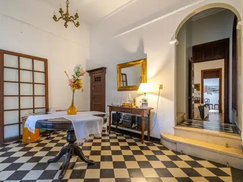 Casa 5 ambientes con 2 baños