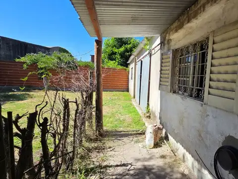 Casa 3 ambientes con 1 baño