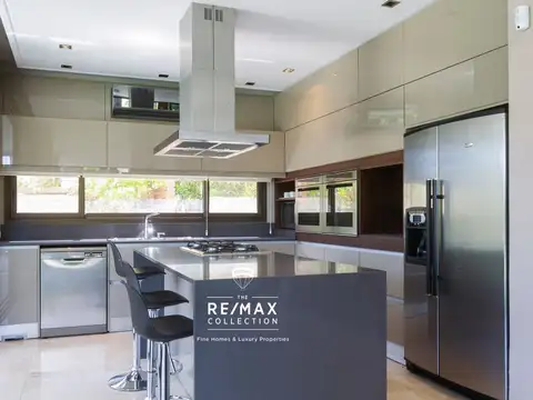 Casa 7 ambientes con 4 baños