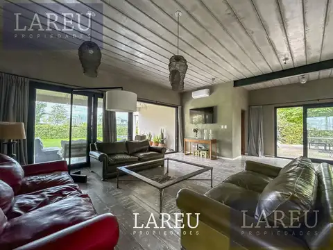 Casa 5 ambientes con 3 baños