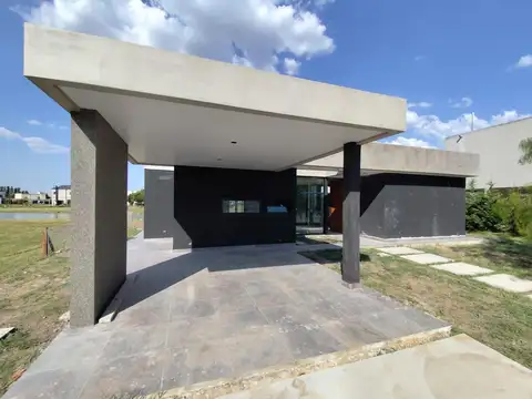 Casa en Venta en San Lucas, USD 320.000