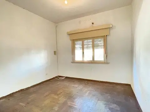 Depto Tipo Casa en Venta 50 años