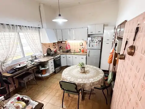 Depto Tipo Casa 4 ambientes con 2 baños