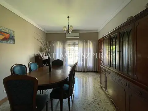 Casa 6 ambientes con 4 baños