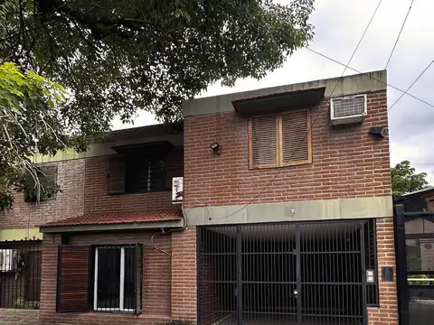 DUPLEX impecable s/ PJE JOSE C. PAZ (paralelo a Av. Mate de Luna 3000)