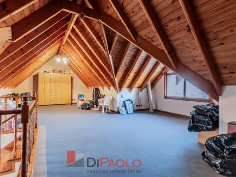 Casa en Venta con 6 cocheras