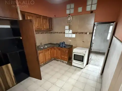 Casa 4 ambientes con 2 baños