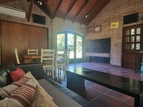 Casa en Venta con 6 cocheras