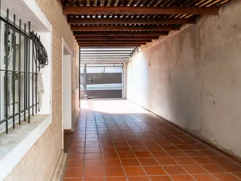 Casa 4 ambientes con 1 baño