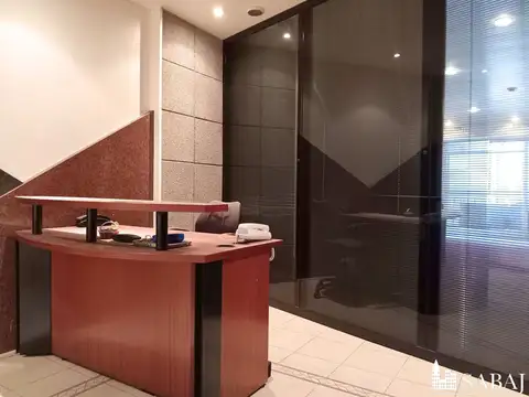 Impecable oficina amoblada de 106 mts2