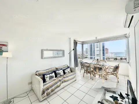 Departamento en Venta en Playa Mansa, USD 220.000