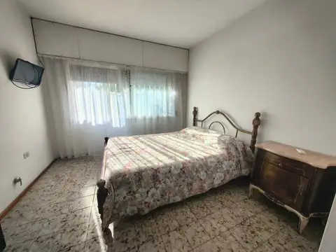 VENTA CASA ECHESORTU - CONSTITUCION 1200